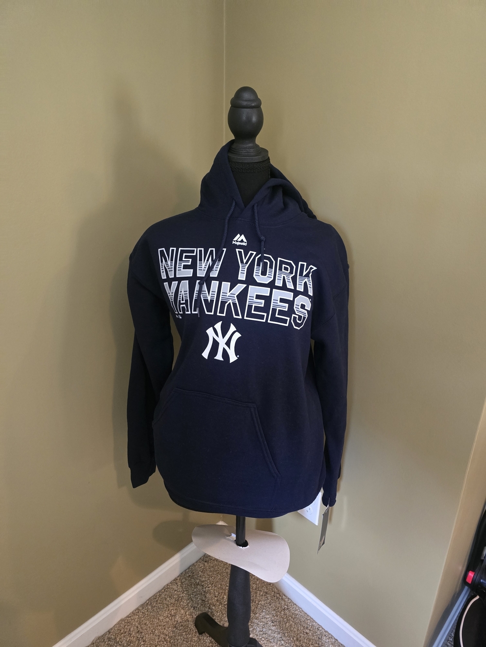 Majestic New York Yankees Navy Crewneck Sweatshirt with White Logo